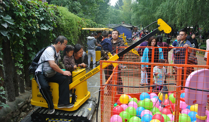 Kids Outdoor Electric Car - 中国サプライヤーVEKAIN キッズミニ電動ショベルカー！ 子供用クレーンゲーム、屋外および屋内遊園地ゲーム