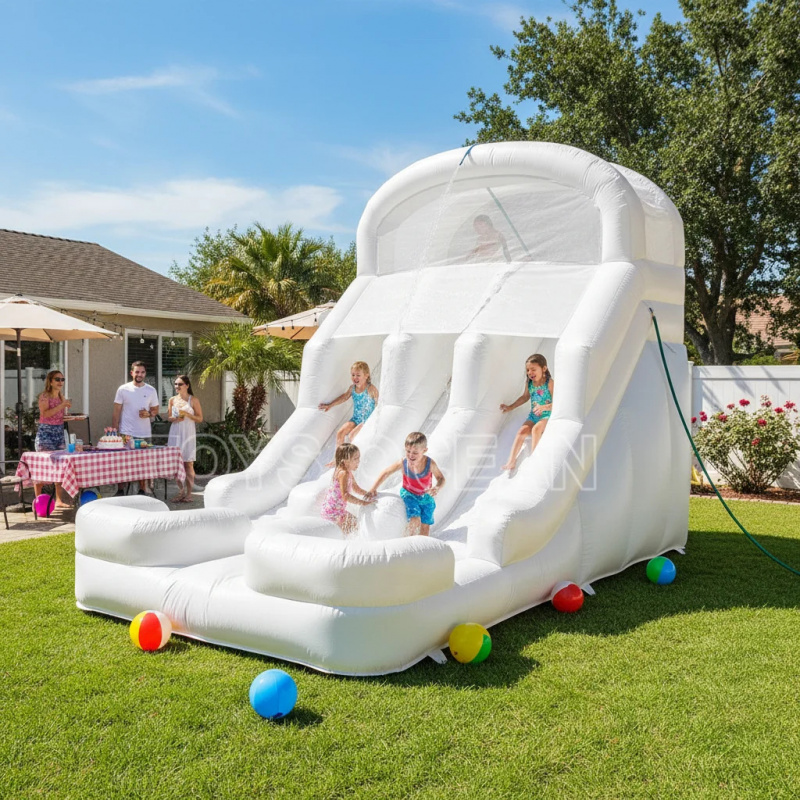 Kids Outdoor Water Slide - 子供用インフレータブルウォータースライド、ダブルホワイトスライド、スプラッシュプール付き、裏庭での夏の屋外パーティーレンタル用