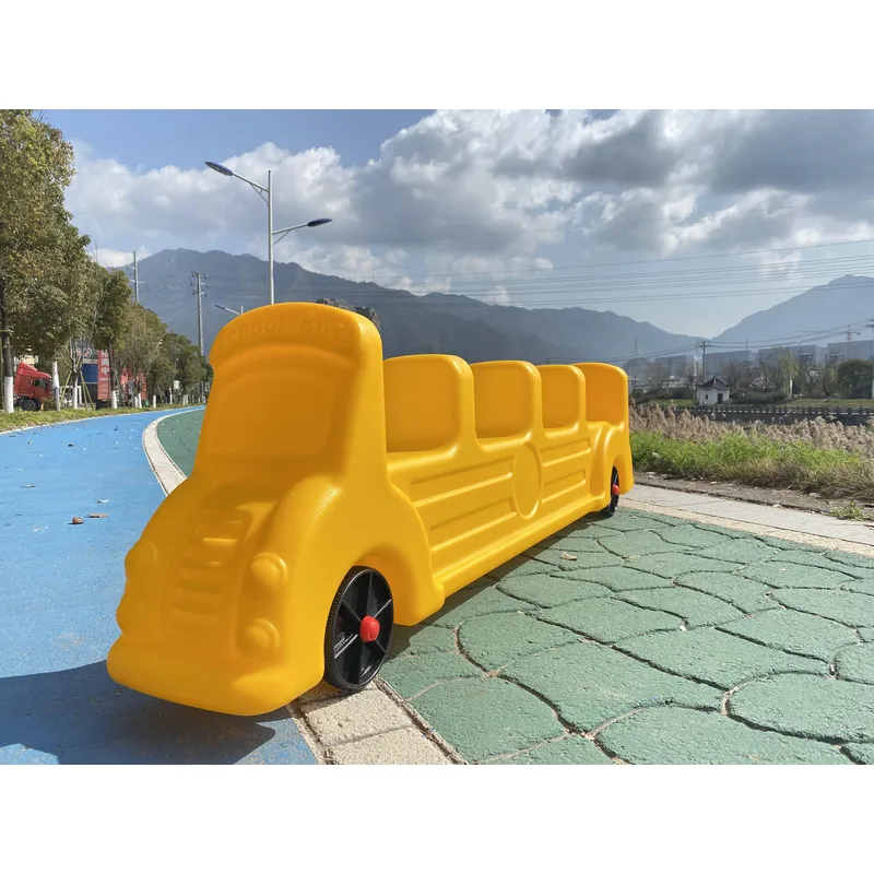 幼稚園児向け協力型乗用玩具、屋外遊び場用バス型多人数用子供用 - Ride On Toy Car のレビューと価格